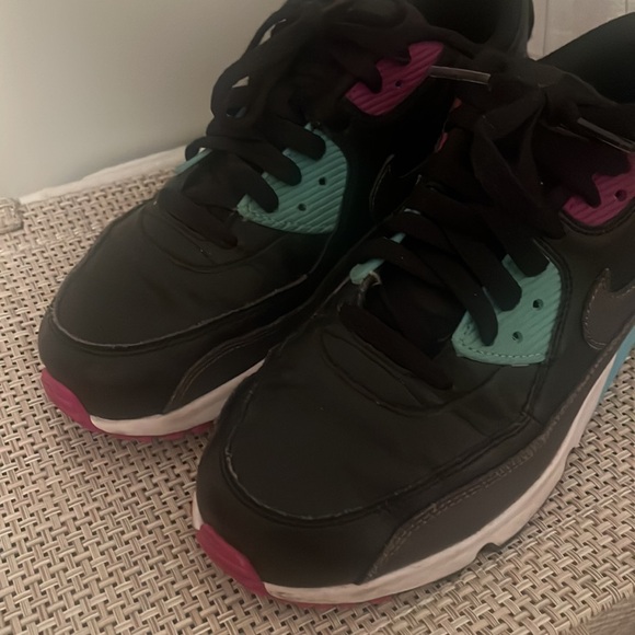 Nike Air Max 90. Youth size 7Y or 8.5/9W Black and Teal with purple accents. - Picture 6 of 7